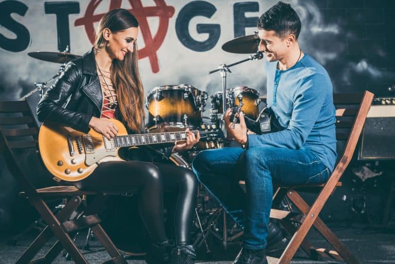 Nine Best Ways To Learn To Play Guitar Easily